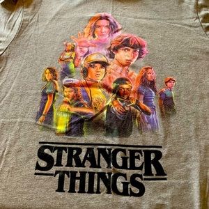 Cute trendy stranger things 3 shirt large in woman’s and mens